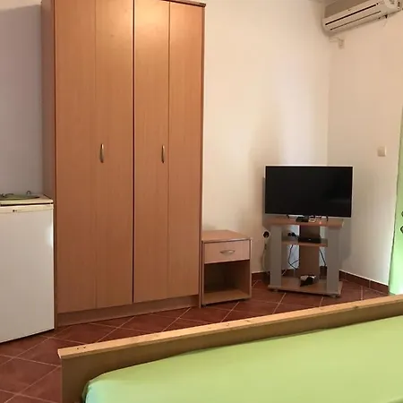 Mb Knezevic Budva